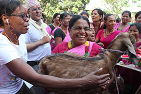 Francine Anthony takes part in Passing on the Gift® during a field visit to Nepal. Francine Anthony takes part in Passing on the Gift® during a field visit to Nepal.